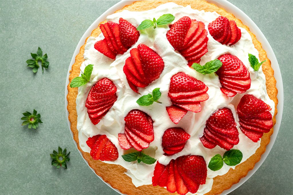 Erdbeerkuchen mit Sahne