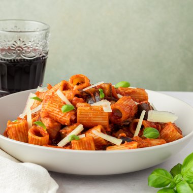 Pasta mit Auberginen Tomatensauce