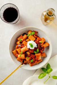 einfach Auberginen Tomatensauce mit Rigatoni
