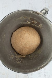 Teig f&uuml;r die Vollkorn Burger Br&ouml;tchen vor dem Gehen