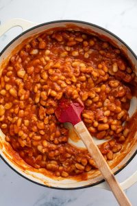 Wei&szlig;e Bohne in einer eingedickten Tomatensauce.