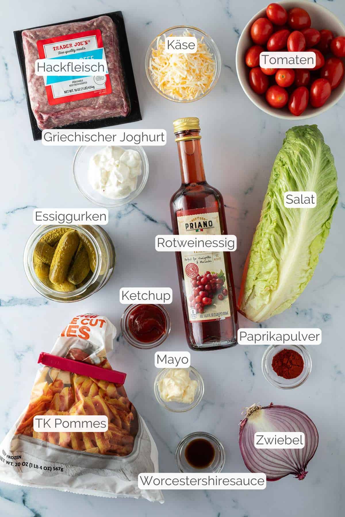 Alle Zutaten mit jeweiligen Textbeschriftungen, die f&uuml;r die Big Mac Burger Bowl ben&ouml;tigt werden.