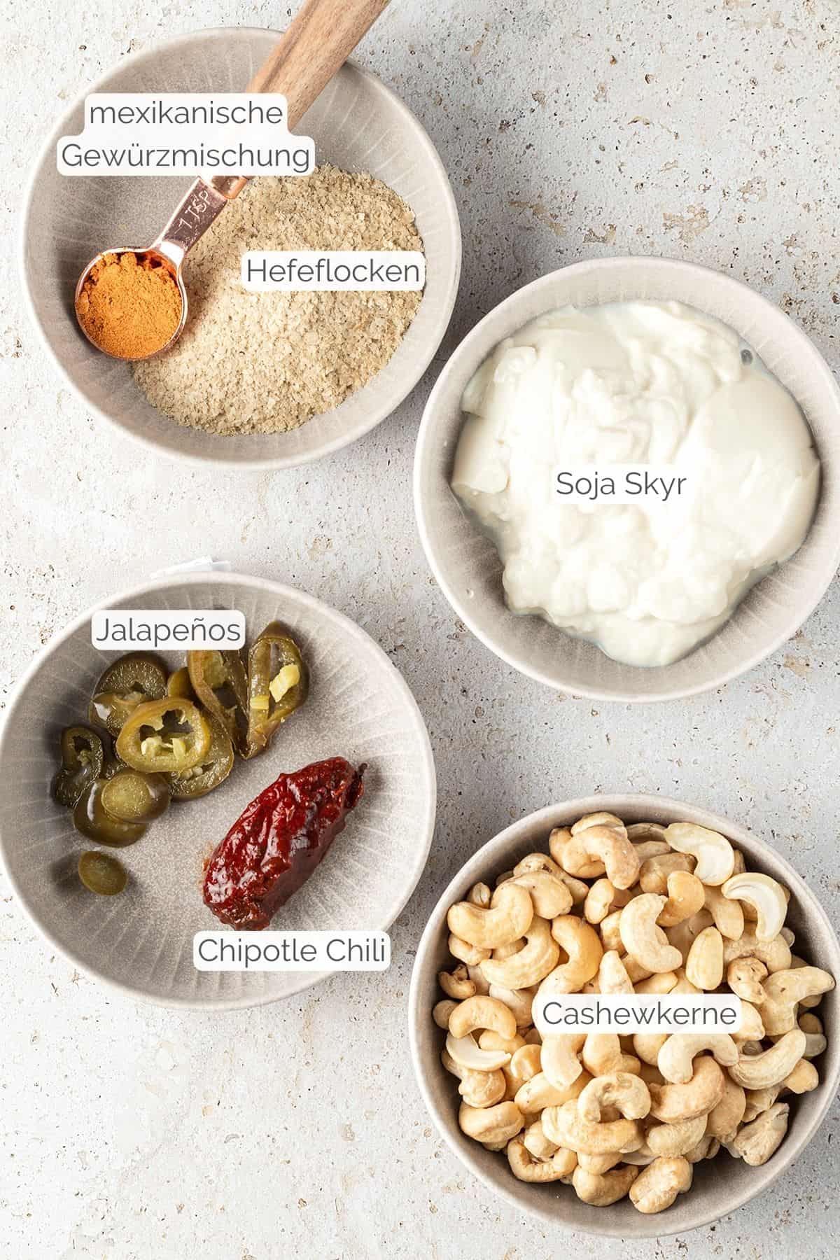 Alle Zutaten, die f&uuml;r die Cashew Sauce ben&ouml;tigt werden.