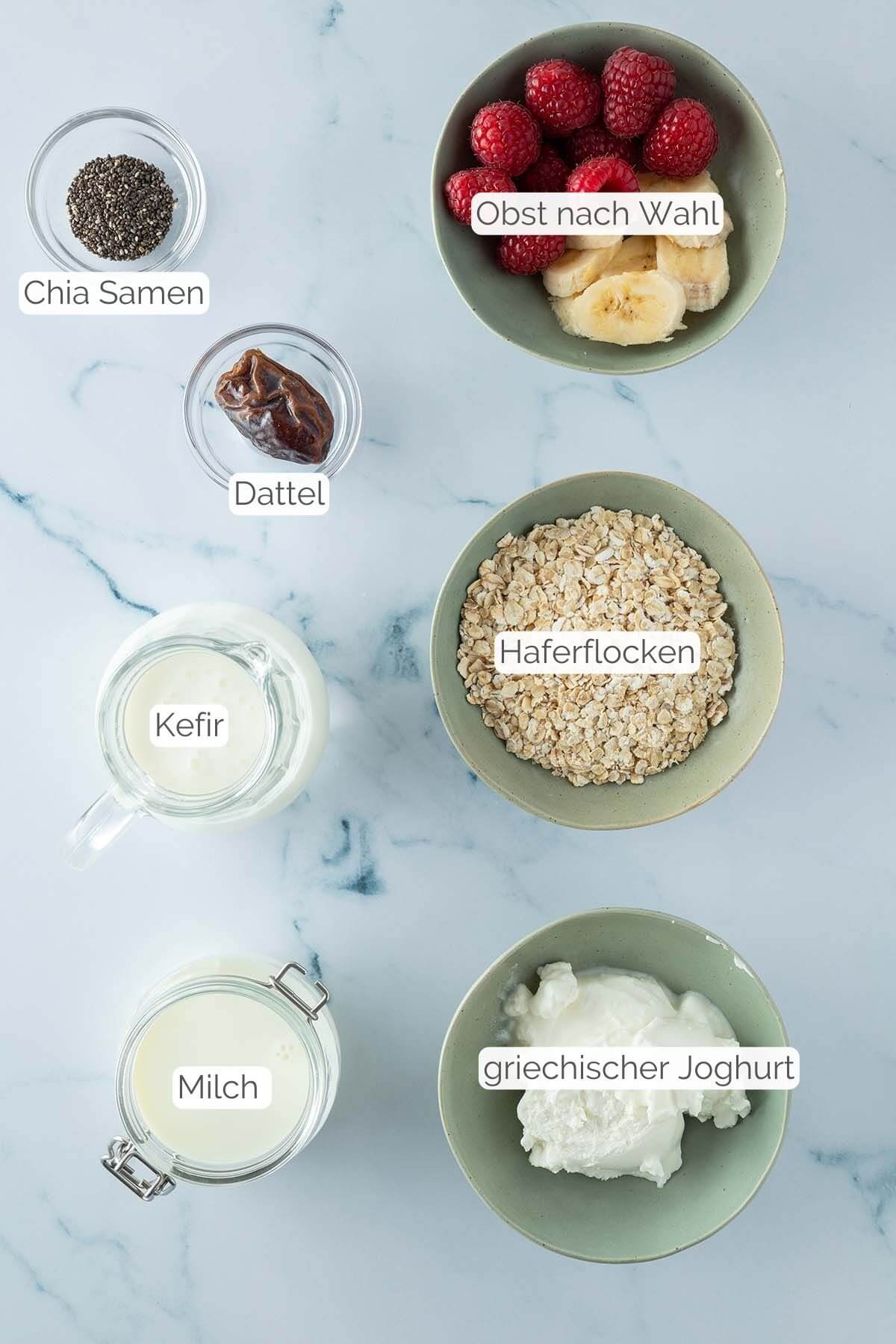 Foto aller Zutaten mit jeweiligen Textbeschriftungen, die f&uuml;r das Rezept ben&ouml;tigt werden.
