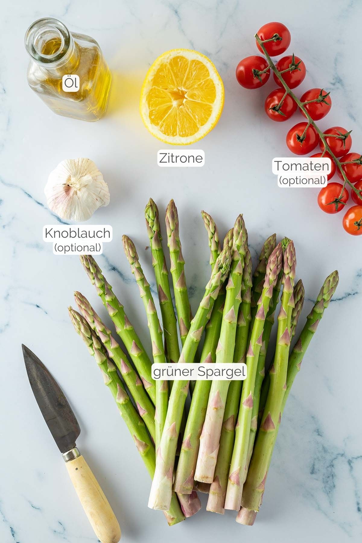 Foto aller Zutaten mit jeweiligen Textbeschriftungen, die f&uuml;r das Rezept ben&ouml;tigt werden.