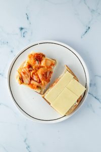 Belegtes Kimchi Sandwich.