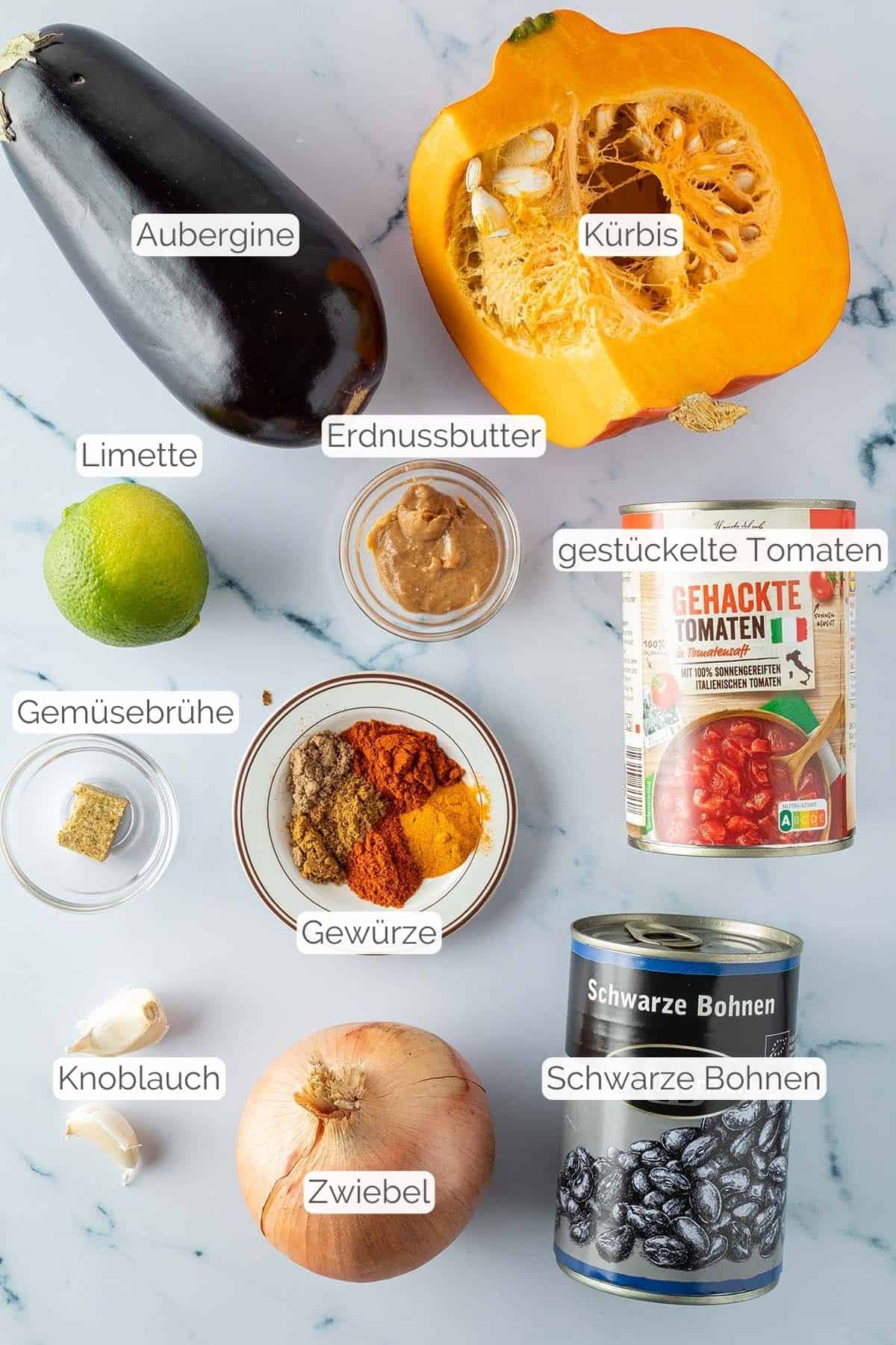 Foto aller Zutaten mit jeweiligen Textbeschriftungen, die f&uuml;r das Rezept ben&ouml;tigt werden.