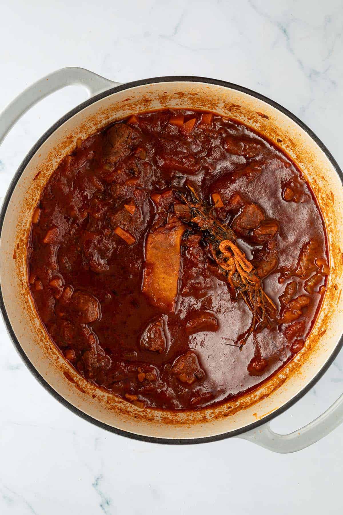 Rinderragout nach drei Stunden kochen.